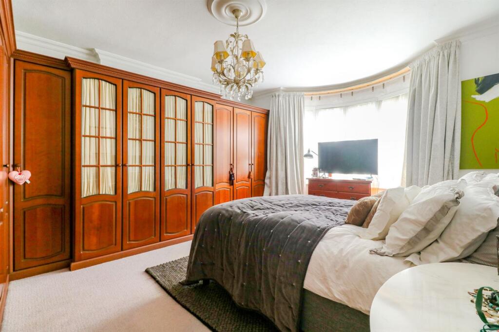 Additional image 17 of Georges Wood Road, Brookmans Park