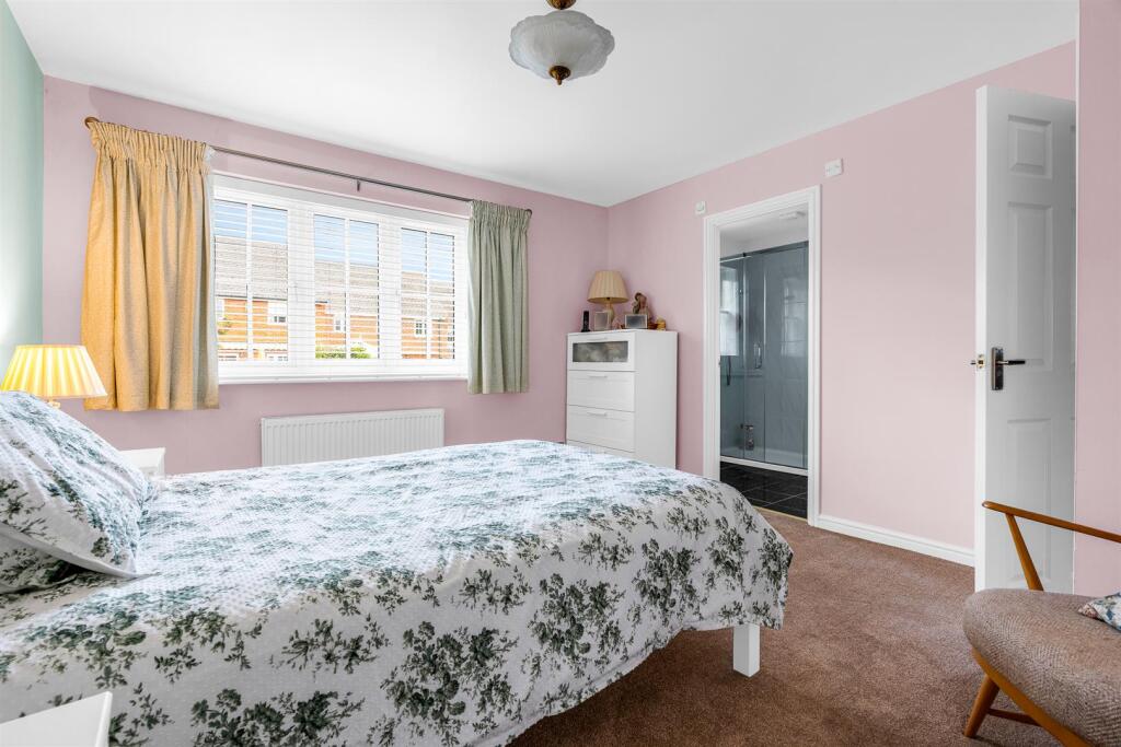 Additional image 11 of Welwyn Hall Gardens, Welwyn