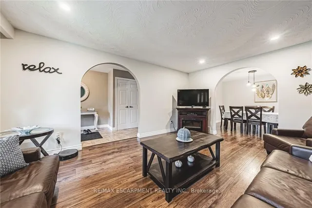 Additional image 9 of 477 Queen Victoria Dr