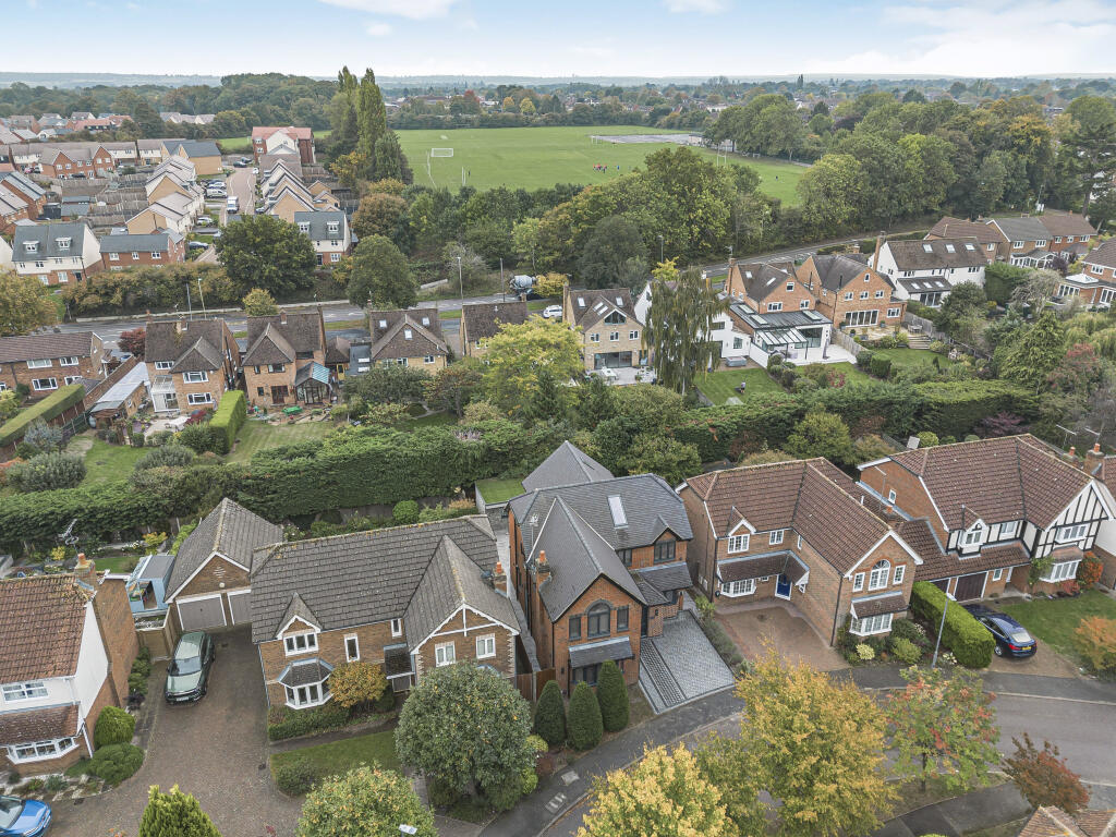 Additional image 24 of Nimrod Close, St. Albans, Hertfordshire, AL4