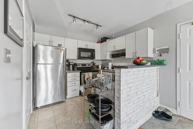 Additional image 7 of 1421 Walker's Line Unit 304