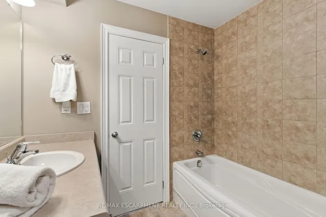 Additional image 20 of 4 Burgundy Grve