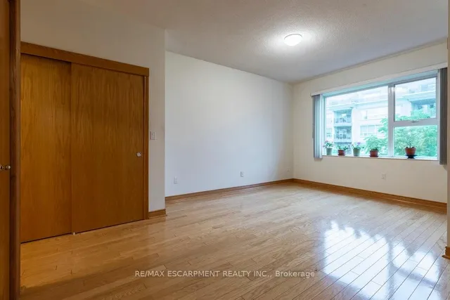 Additional image 10 of 77 Governors Rd Unit 604