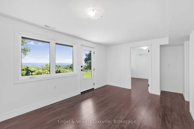 Additional image 31 of 50 Oak Ave