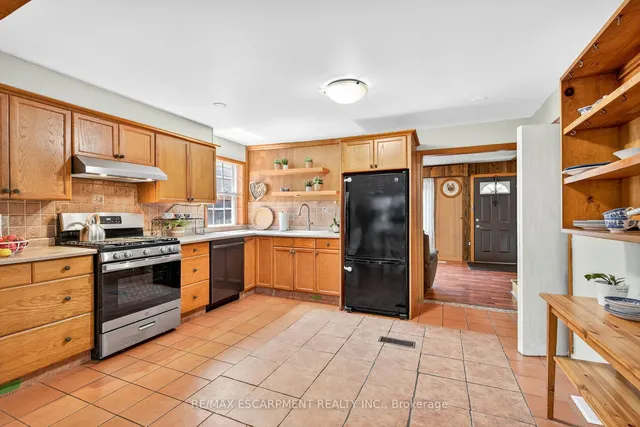 Additional image 9 of 146 Normanhurst Ave