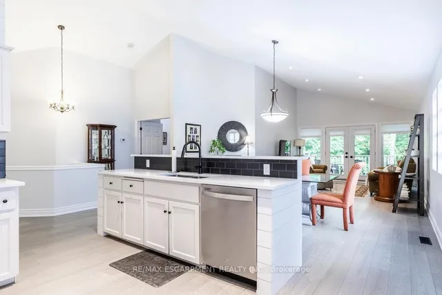 Additional image 34 of 1095 Skyview Dr Unit 2