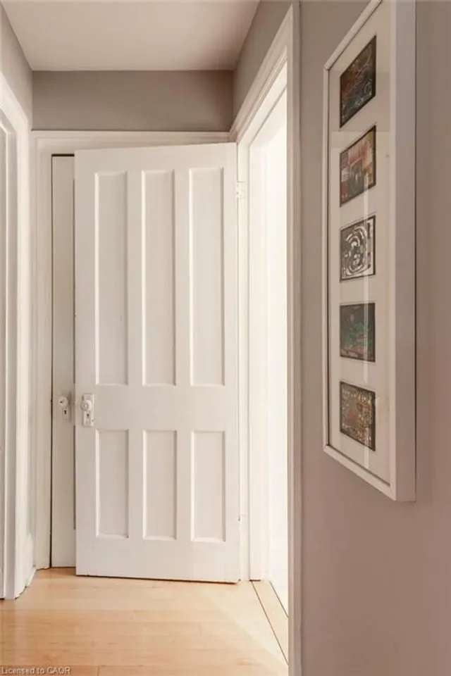 Additional image 30 of 174 Emerald St