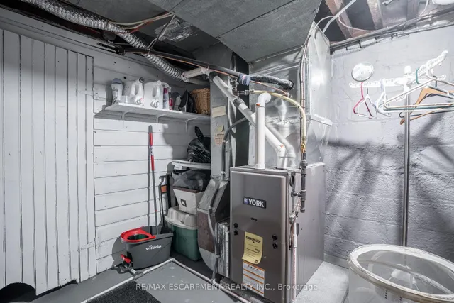 Additional image 34 of 73 Kenilworth Ave