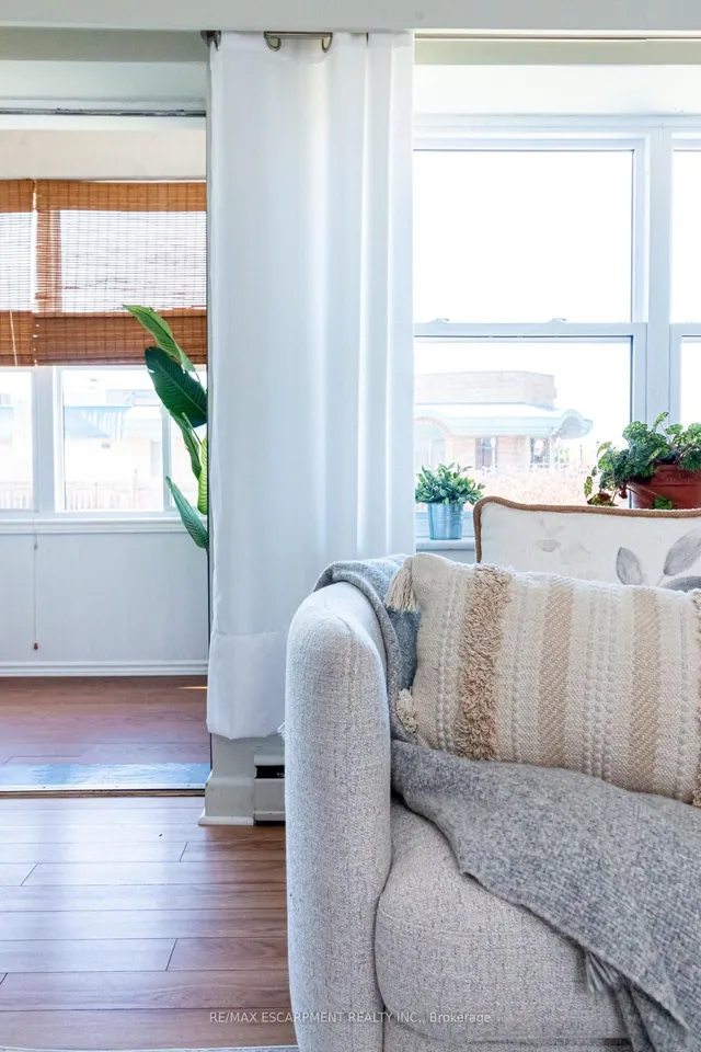 Additional image 19 of 824 Brant St Unit 8