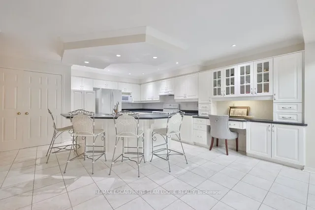 Additional image 5 of 2165 Country Club Dr Unit 16