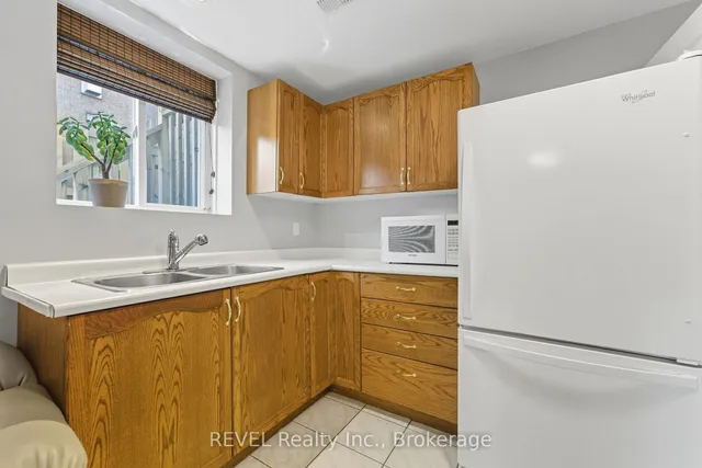 Additional image 33 of 11 Supreme Dr