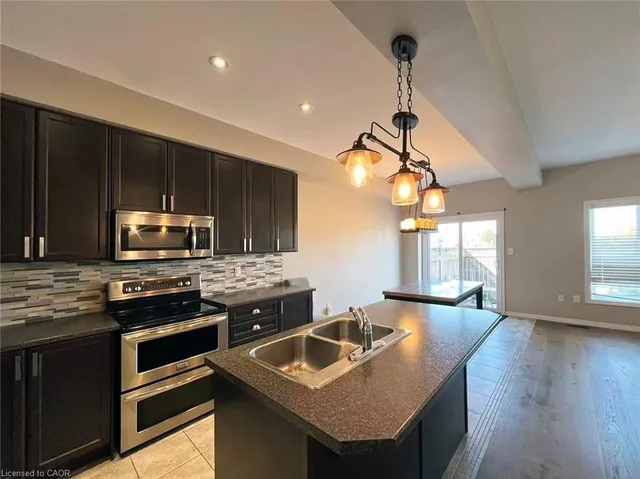 Additional image 9 of 370 Stonehenge Dr Unit 12