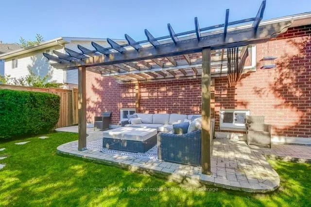 Additional image 40 of 61 Duncan Ave