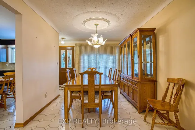 Additional image 5 of 633 Rosseau Rd