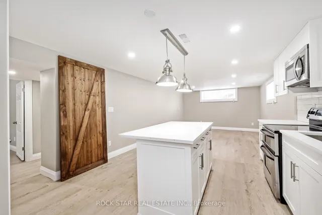 Additional image 10 of 177 Allenby Ave