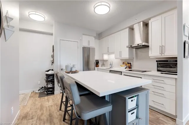 Additional image 3 of 2081 Fairview St Unit 1003