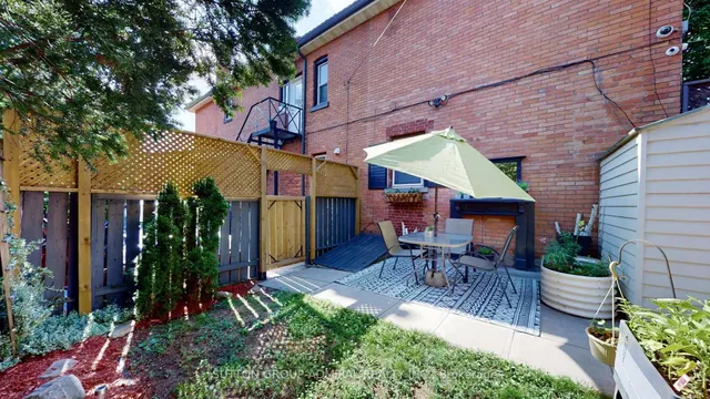 Additional image 31 of 164 WENTWORTH St