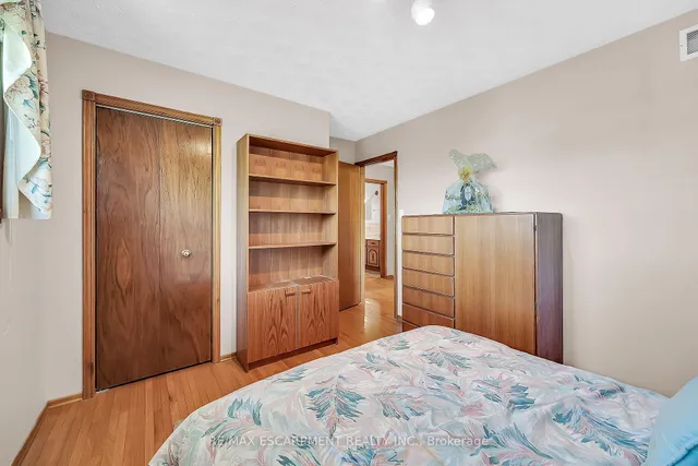 Additional image 25 of 65 Ellington Ave