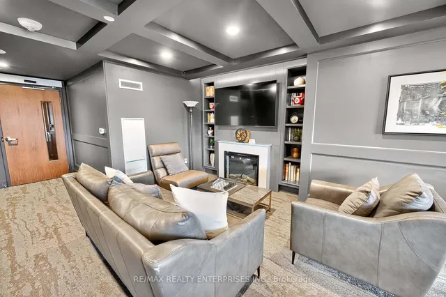 Additional image 39 of 1050 Main St Unit 114