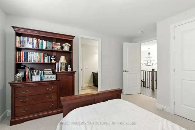 Additional image 30 of 15 Robarts Dr