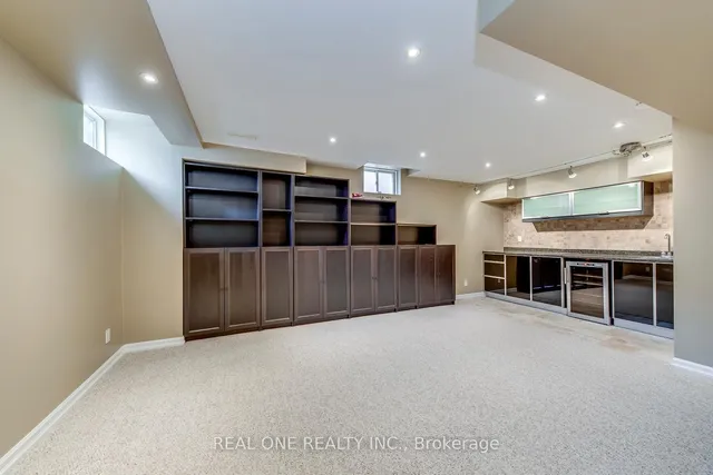 Additional image 35 of 5803 Page Cres