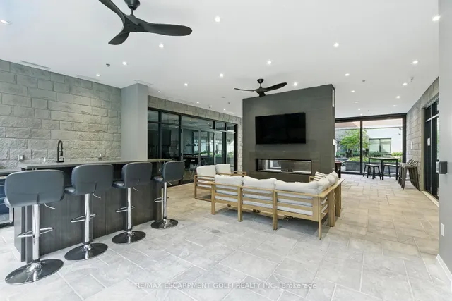 Additional image 20 of 1 Redfern Ave Unit 304