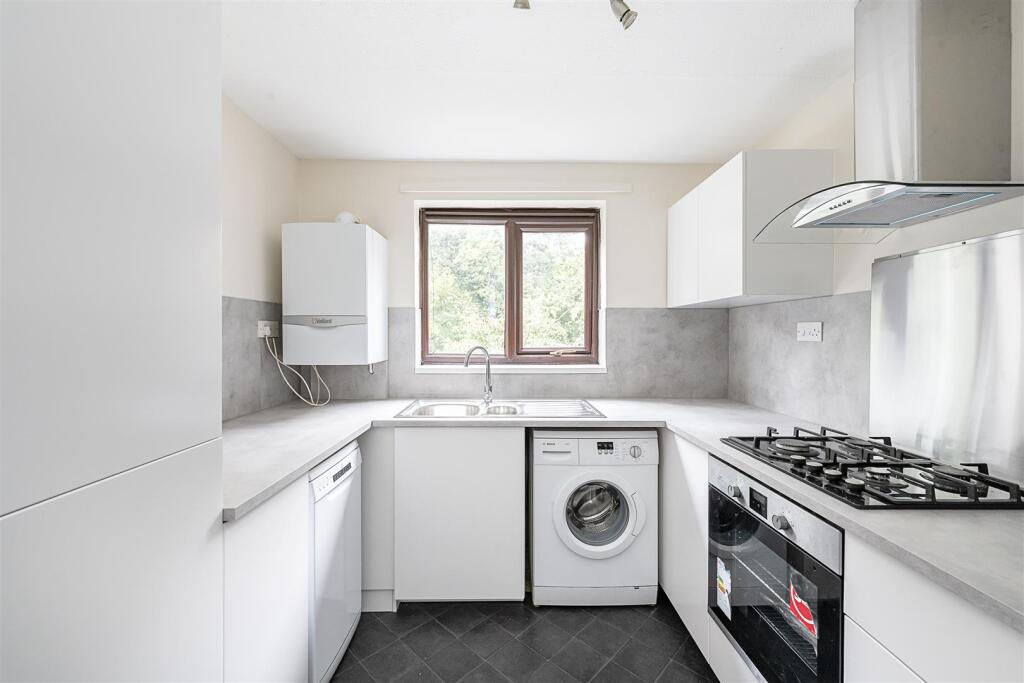 Additional image 11 of White Hedge Drive, St Albans