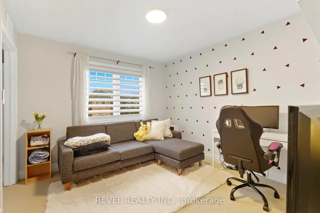 Additional image 20 of 390 Gosford Cres