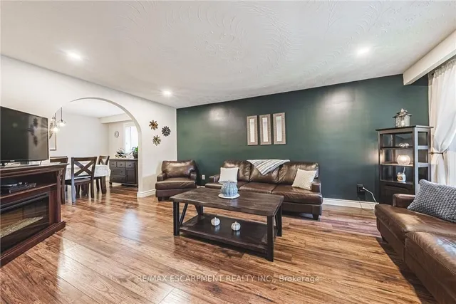 Additional image 7 of 477 Queen Victoria Dr