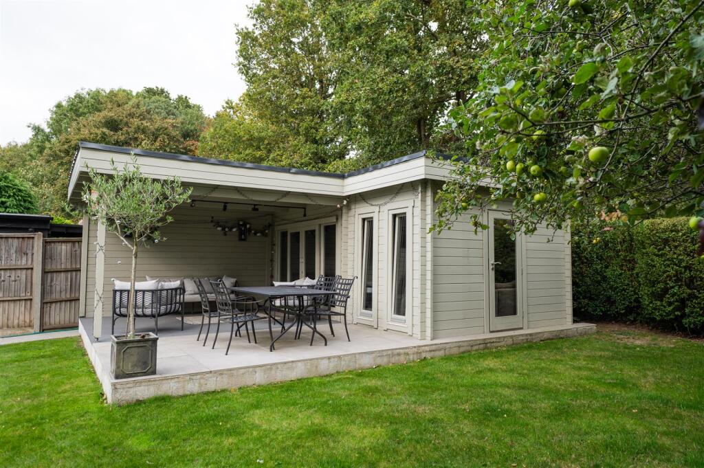 Additional image 23 of Bradmore Way, Brookmans Park