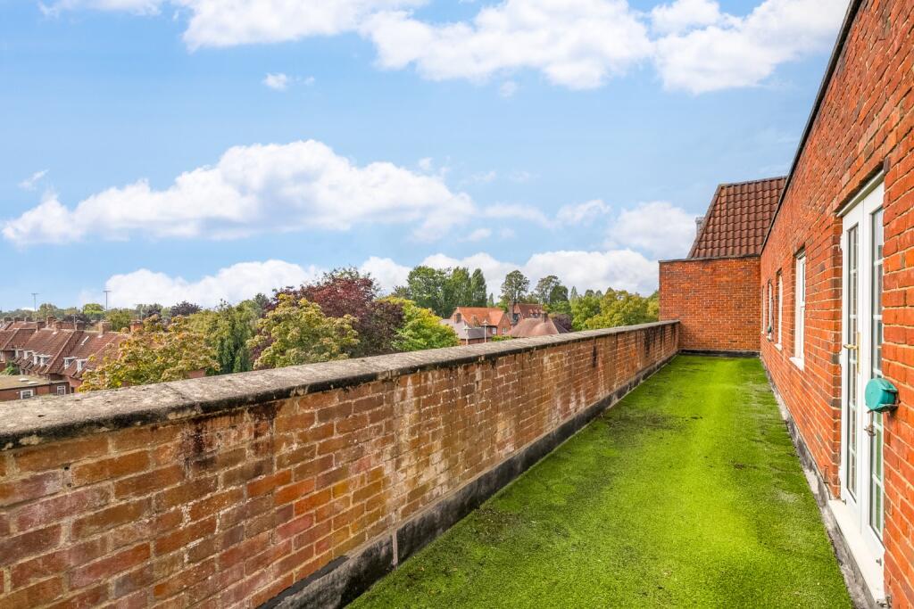 Additional image 4 of Longcroft House, Fretherne Road, Welwyn Garden City, Hertfordshire, AL8 6PZ