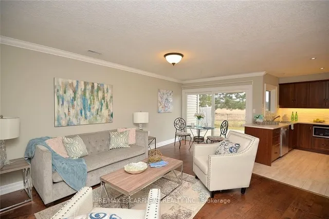 Additional image 13 of 41 SISTER KERN Terr