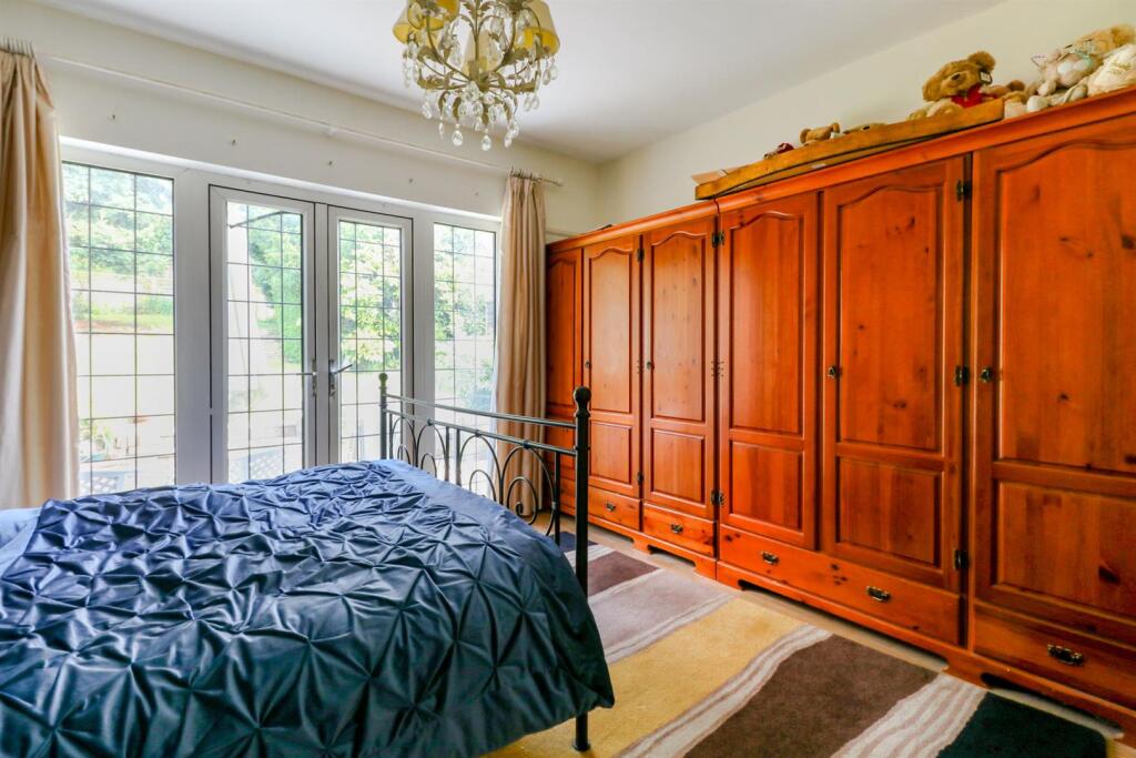 Additional image 19 of Georges Wood Road, Brookmans Park