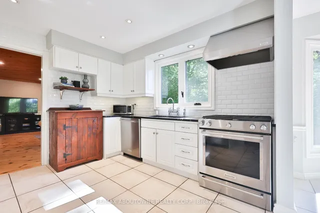 Additional image 14 of 206 Rossmore Blvd
