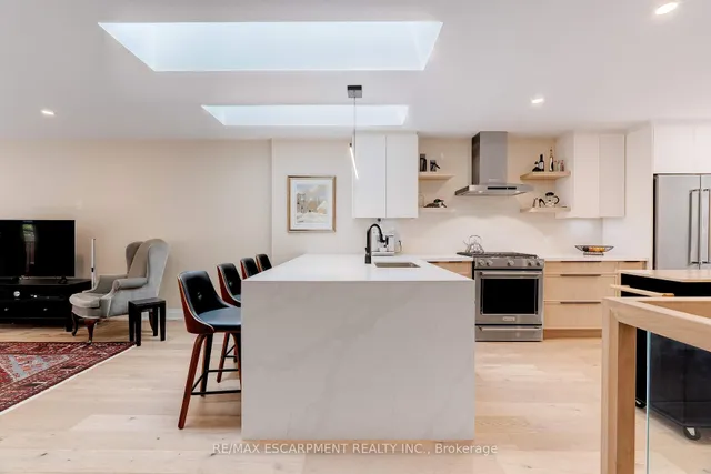 Additional image 7 of 5255 Lakeshore Rd Unit 57