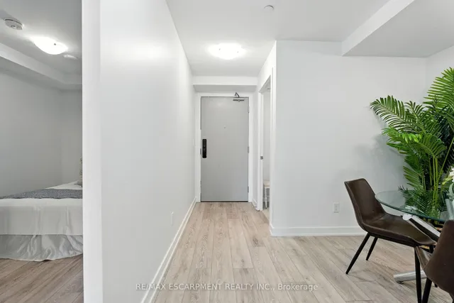 Additional image 4 of 3210 DAKOTA Common Unit A220