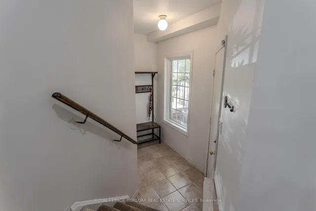 Additional image 39 of 96 Laurendale Ave