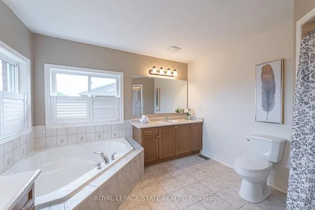 Additional image 31 of 120 Sundial Cres