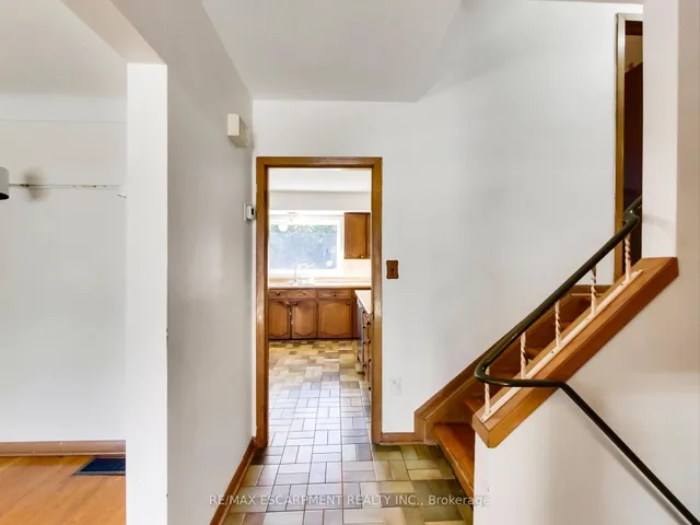 Additional image 6 of 558 Parkside Cres