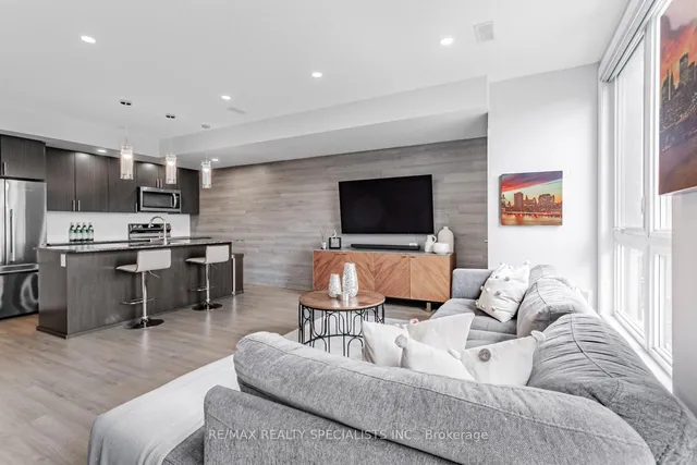 Additional image 16 of 1210 Main St Unit 203