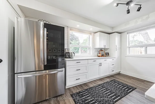 Additional image 12 of 469 Claridge Rd Unit 1