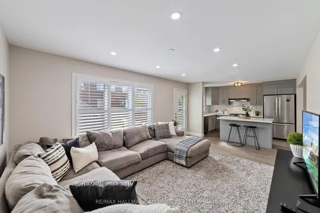 Additional image 13 of 402 Schreyer Cres