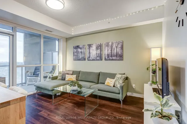 Additional image 7 of 2087 Fairview St Unit 1002