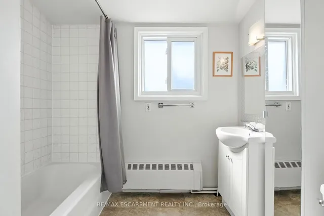 Additional image 34 of 57 Highcliffe Ave