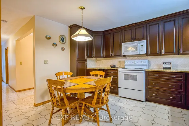 Additional image 8 of 633 Rosseau Rd