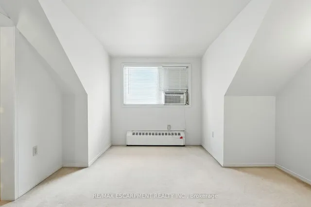 Additional image 31 of 57 Highcliffe Ave