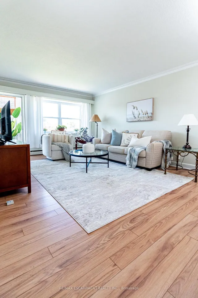 Additional image 13 of 824 Brant St Unit 8