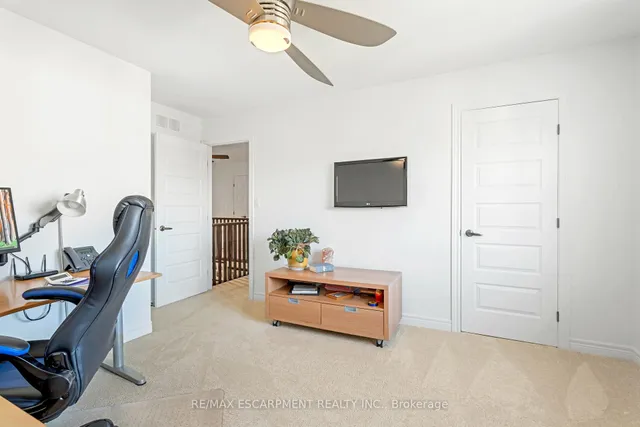 Additional image 33 of 60 Garinger Cres