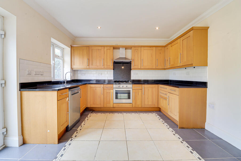 Additional image 7 of St. James Road, Harpenden, AL5