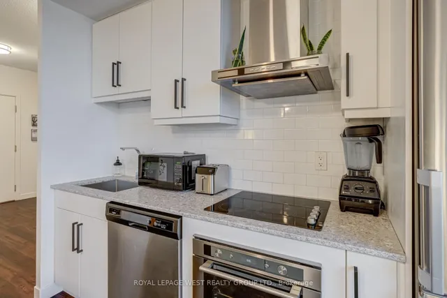 Additional image 15 of 2087 Fairview St Unit 1002